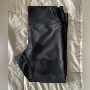Alo camo cropped leggings